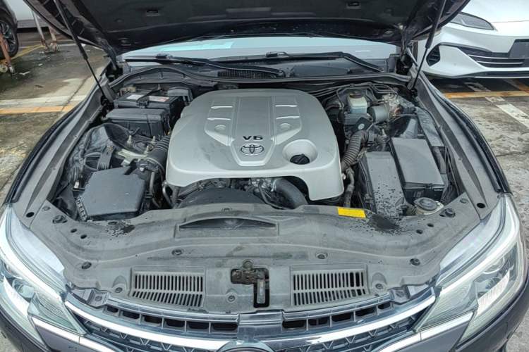Used Toyota Reiz 2013 2.5V Shangrui Edition Engine Bay