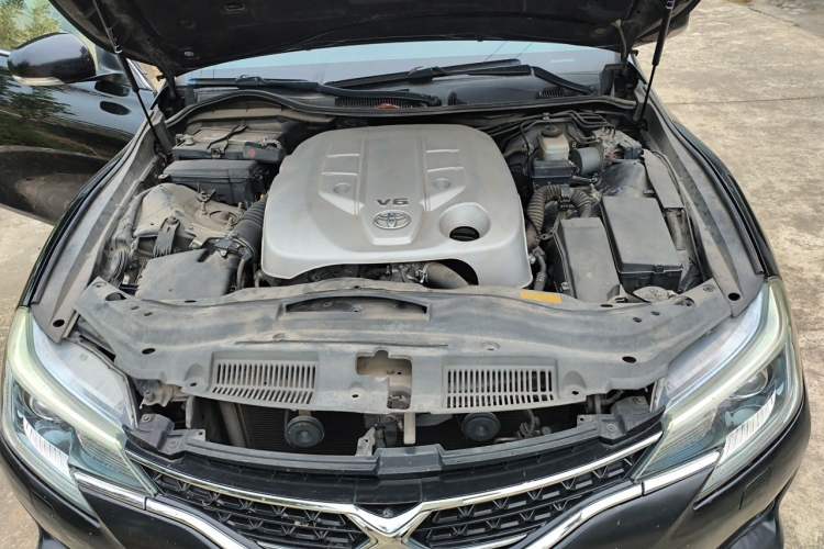 Used Toyota Reiz 2013 2.5V Shangrui Edition Engine Bay