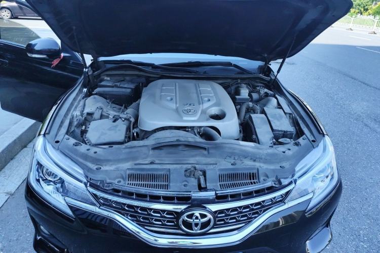 Used Toyota Reiz 2013 2.5V Elite Edition Engine Bay