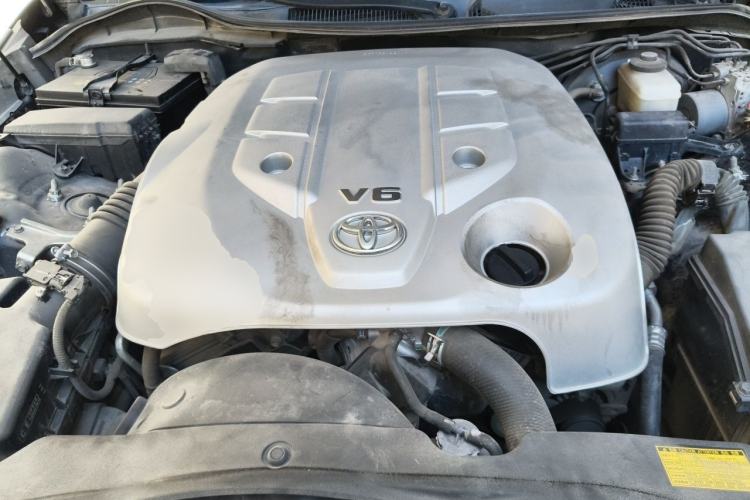 Used Toyota Reiz 2013 2.5V Elite Edition Engine Bay