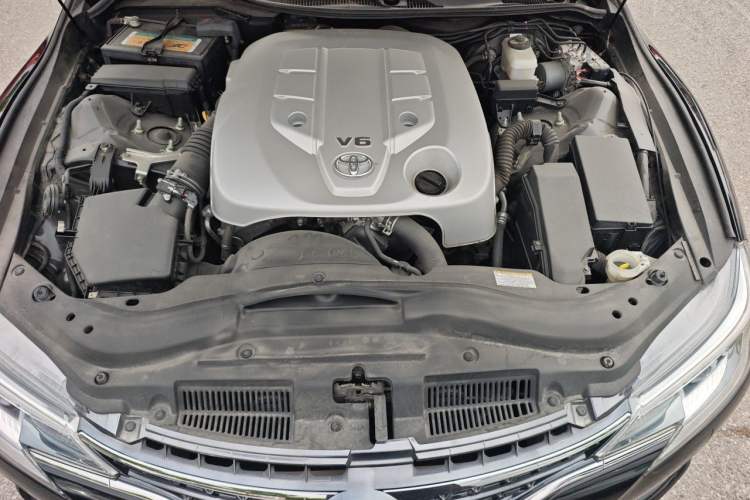 Used Toyota Reiz 2013 2.5V Shangrui Edition Engine Bay