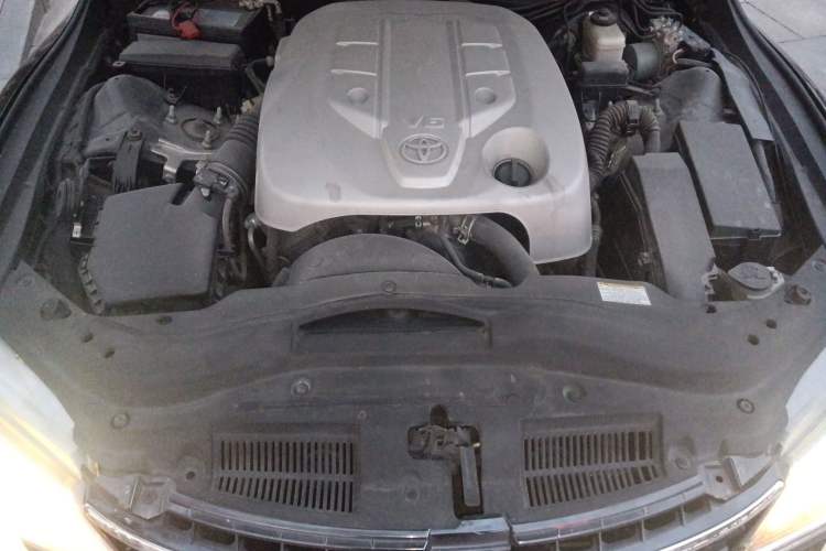 Used Toyota Reiz 2013 2.5V Elite Edition Engine Bay