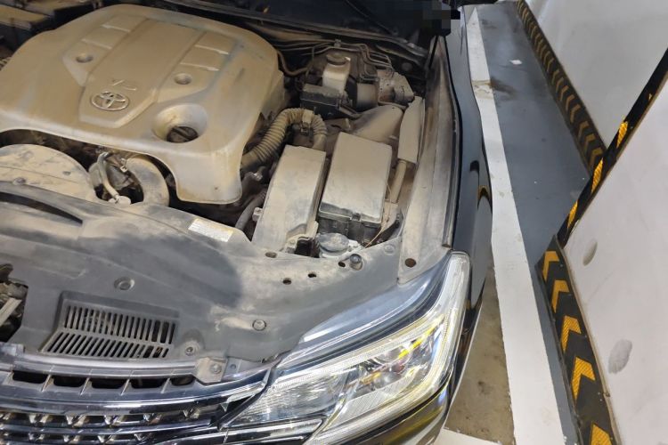 Used Toyota Reiz 2013 2.5S Elite Edition Engine Bay Left