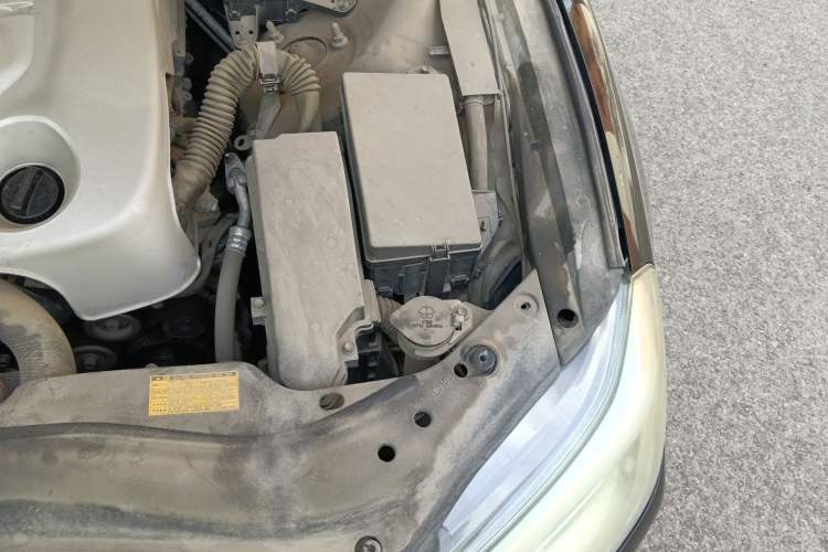 Used Toyota Reiz 2013 2.5S Elite Edition Engine Bay Left