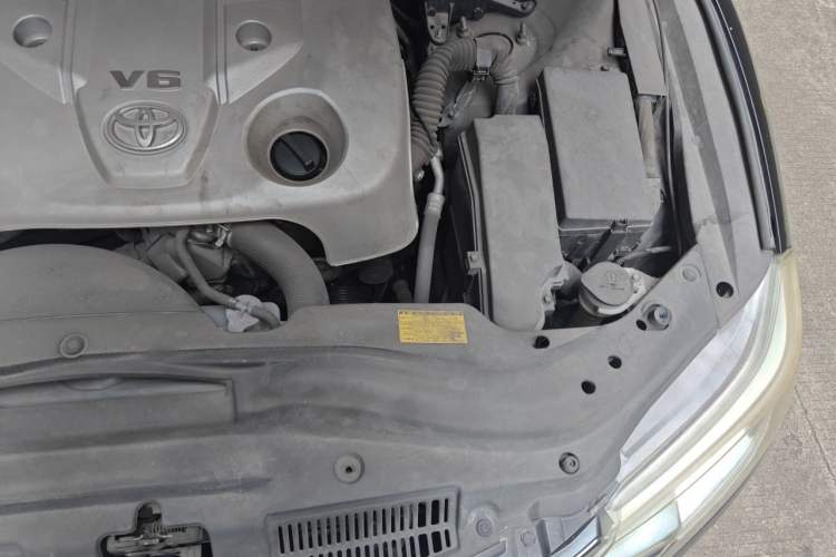 Used Toyota Reiz 2013 2.5S Elite Edition Engine Bay Left