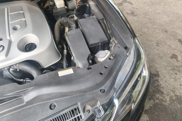 Used Toyota Reiz 2013 2.5V Shangrui Edition Engine Bay Left
