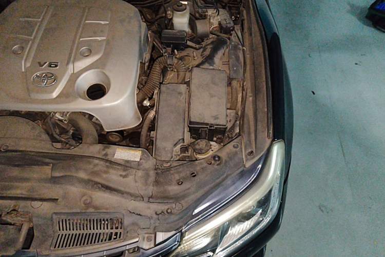 Used Toyota Reiz 2013 2.5V Elite Edition Engine Bay Left