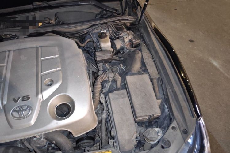 Used Toyota Reiz 2013 2.5V Elite Edition Engine Bay Left