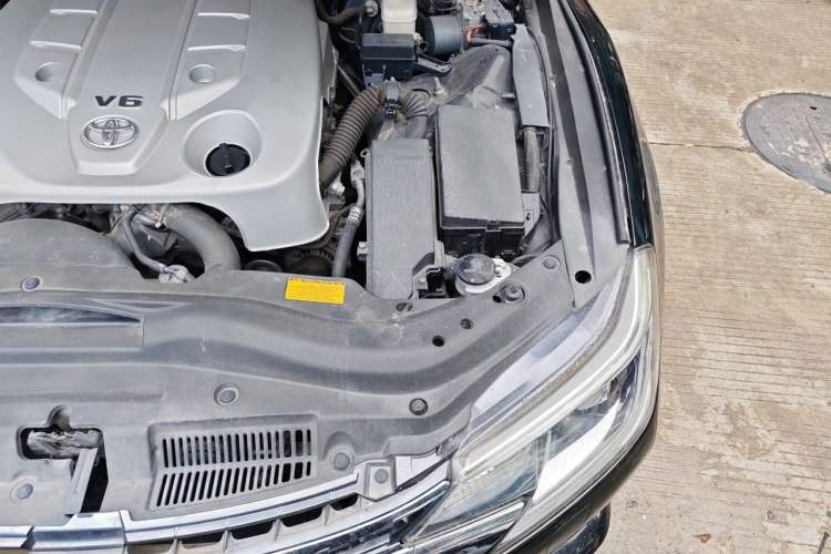 Used Toyota Reiz 2013 2.5S Elite Edition Engine Bay Left