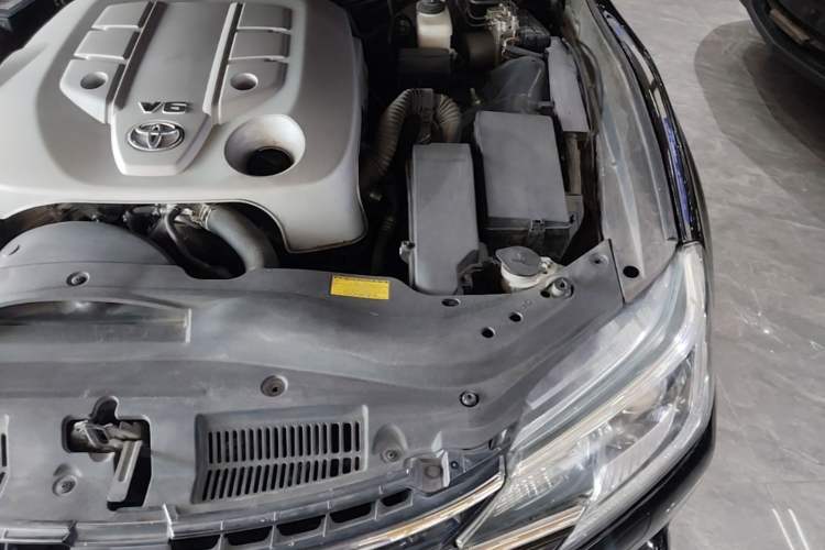 Used Toyota Reiz 2013 2.5V Shangrui Edition Engine Bay Left