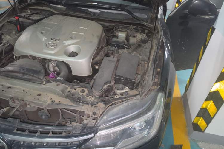 Used Toyota Reiz 2013 2.5V Shangrui Navigation Edition Engine Bay Left