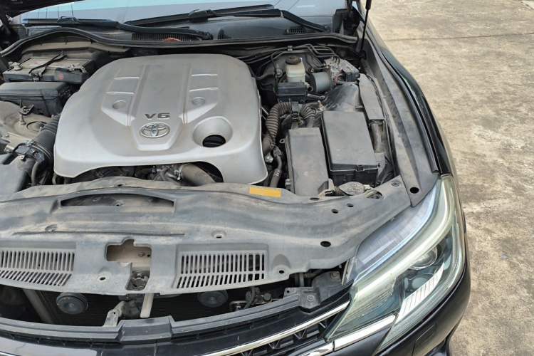 Used Toyota Reiz 2013 2.5V Shangrui Edition Engine Bay Left