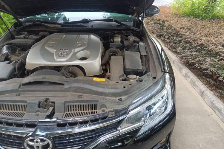 Used Toyota Reiz 2013 2.5V Shangrui Navigation Edition Engine Bay Left