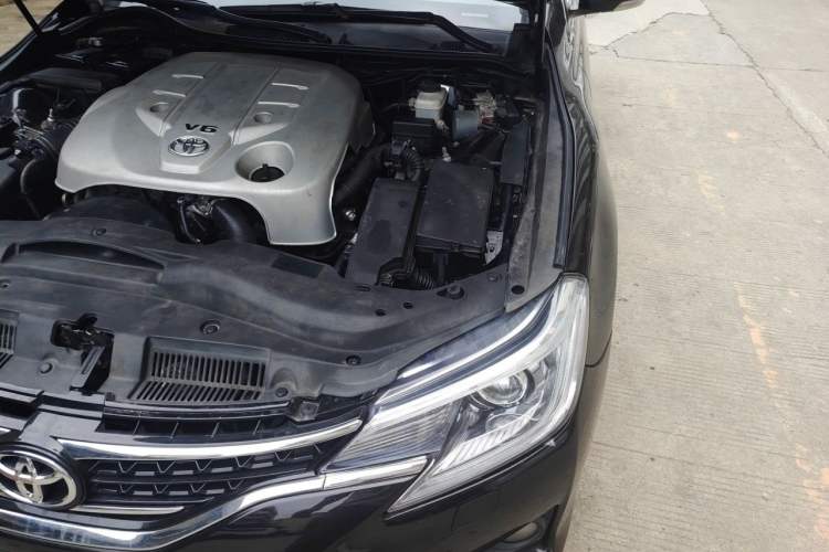 Used Toyota Reiz 2013 2.5V Shangrui Edition Engine Bay Left
