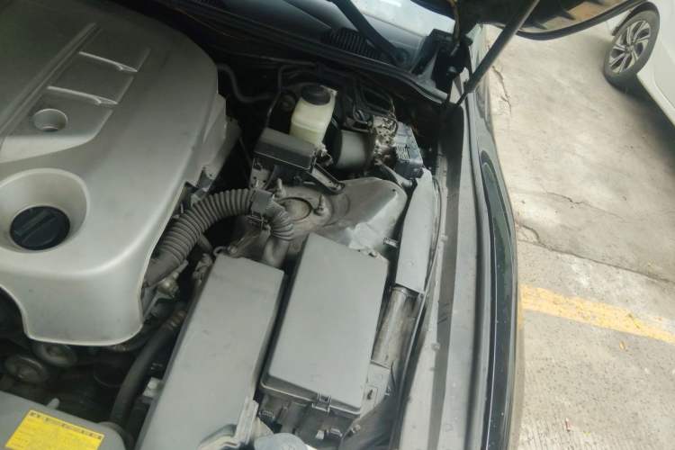Used Toyota Reiz 2013 2.5V Elite Edition Engine Bay Left