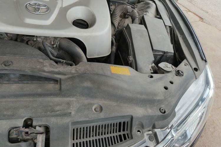 Used Toyota Reiz 2013 2.5V Shangrui Edition Engine Bay Left