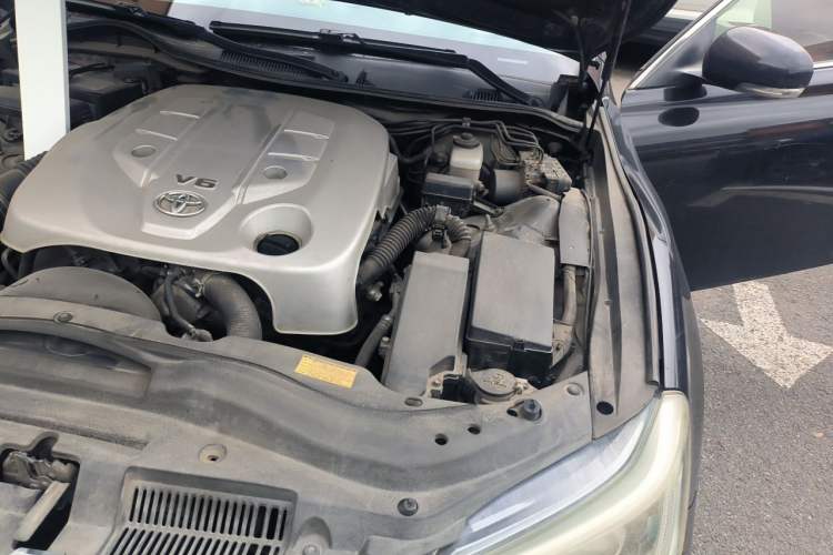 Used Toyota Reiz 2013 2.5V Elite Edition Engine Bay Left