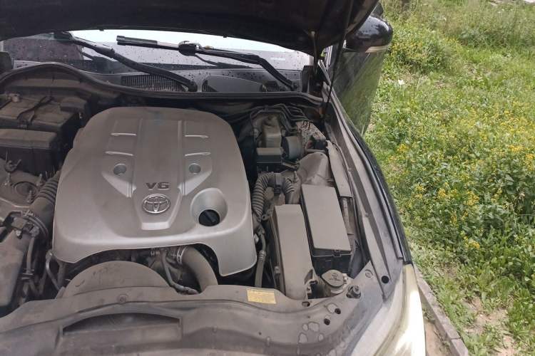 Used Toyota Reiz 2013 2.5S Elite Edition Engine Bay Left
