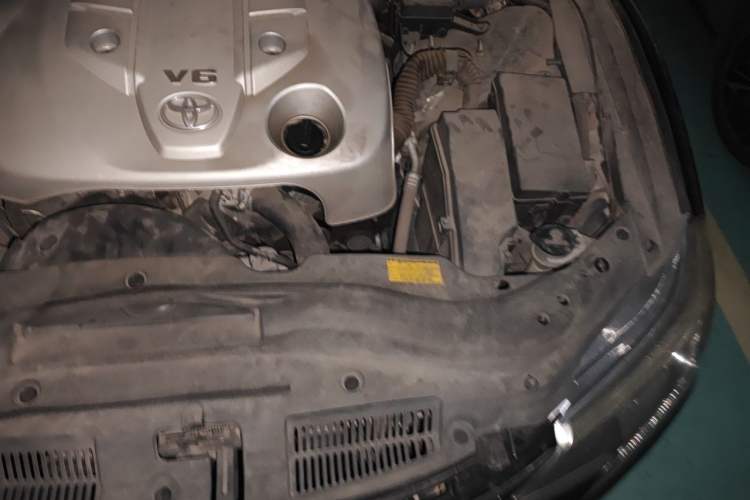 Used Toyota Reiz 2013 2.5S Elite Edition Engine Bay Left