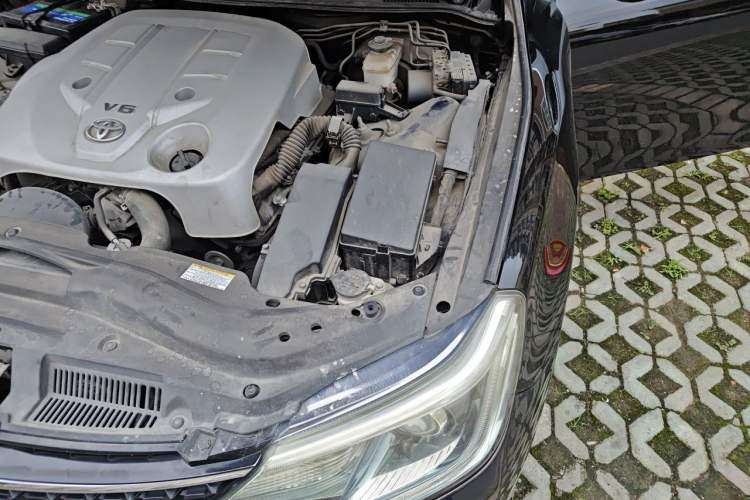 Used Toyota Reiz 2013 2.5V Shangrui Navigation Edition Engine Bay Left