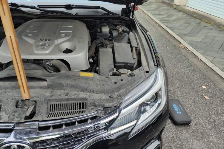 Used Toyota Reiz 2013 2.5V Shangrui Navigation Edition Engine Bay Left