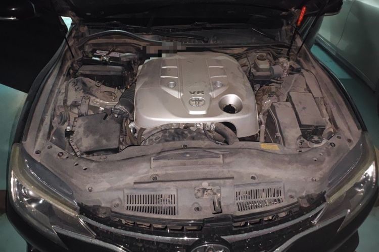 Used Toyota Reiz 2013 2.5S Elite Edition Engine Bay