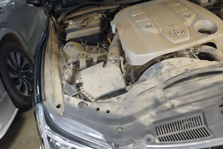 Used Toyota Reiz 2013 2.5S Elite Edition Engine Bay Right