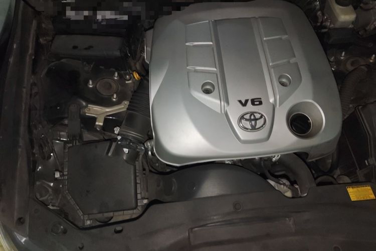 Used Toyota Reiz 2013 2.5V Elite Edition Engine Bay Right