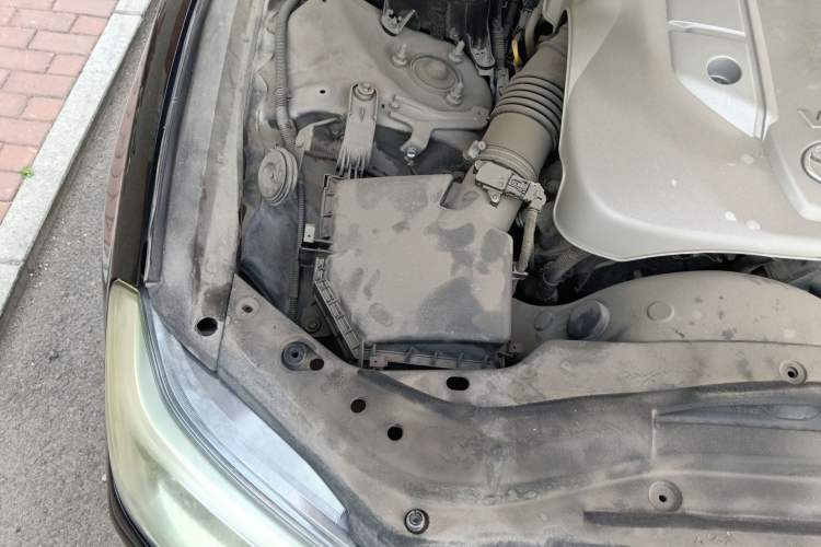 Used Toyota Reiz 2013 2.5S Elite Edition Engine Bay Right