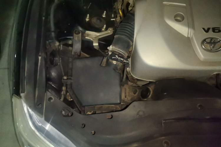 Used Toyota Reiz 2013 2.5V Shangrui Edition Engine Bay Right