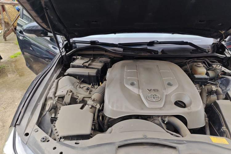 Used Toyota Reiz 2013 2.5V Shangrui Edition Engine Bay Right