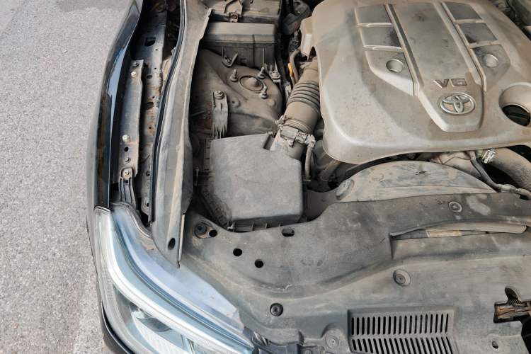 Used Toyota Reiz 2013 2.5V Shangrui Edition Engine Bay Right