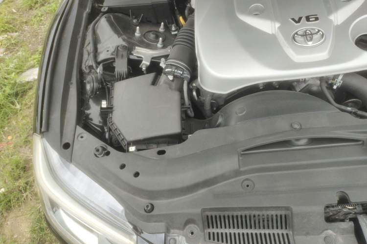 Used Toyota Reiz 2013 2.5V Shangrui Edition Engine Bay Right