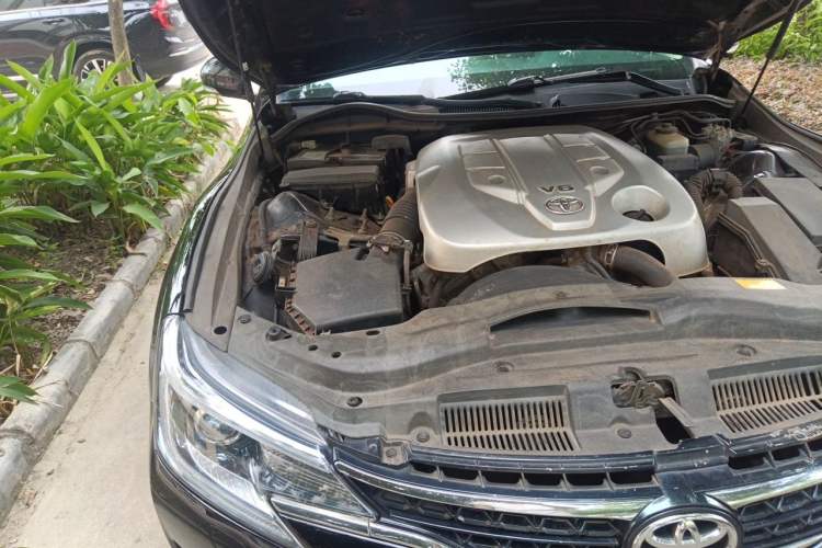 Used Toyota Reiz 2013 2.5V Shangrui Navigation Edition Engine Bay Right