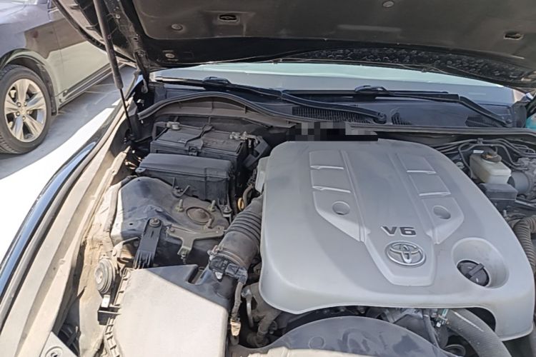 Used Toyota Reiz 2013 2.5V Shangrui Edition Engine Bay Right