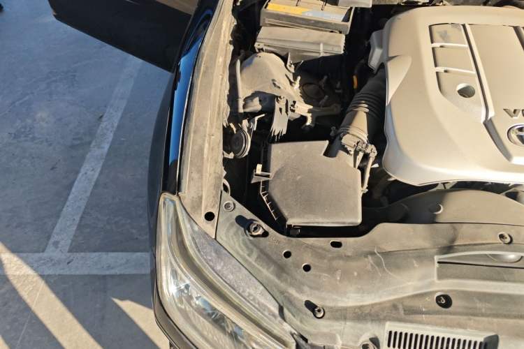 Used Toyota Reiz 2013 2.5V Shangrui Edition Engine Bay Right