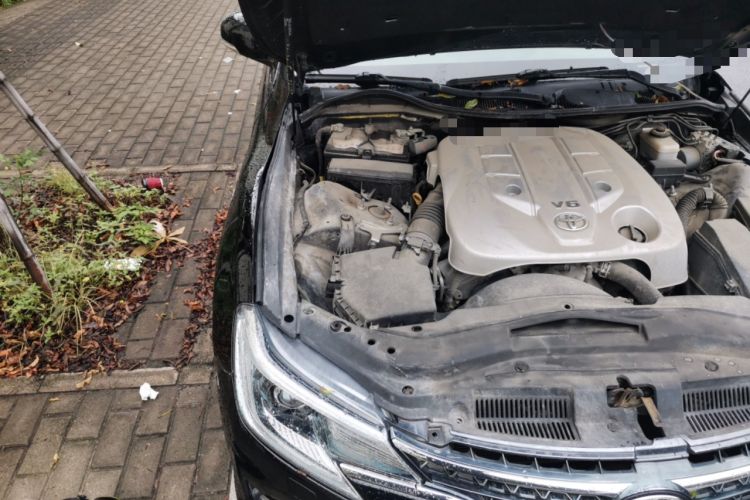 Used Toyota Reiz 2013 2.5V Shangrui Edition Engine Bay Right