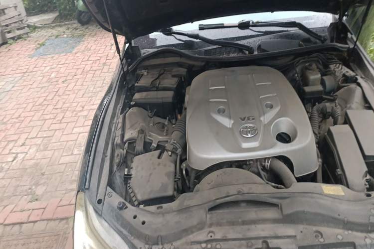 Used Toyota Reiz 2013 2.5S Elite Edition Engine Bay Right