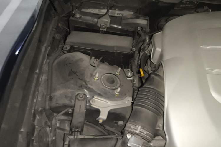Used Toyota Reiz 2013 2.5V Shangrui Edition Engine Bay Right