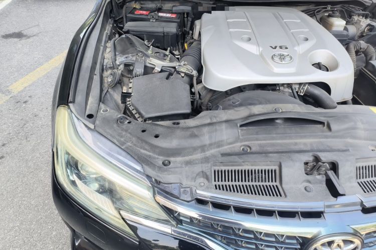 Used Toyota Reiz 2013 2.5V Shangrui Edition Engine Bay Right