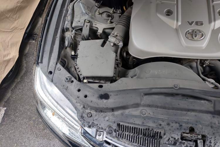 Used Toyota Reiz 2013 2.5V Shangrui Edition Engine Bay Right
