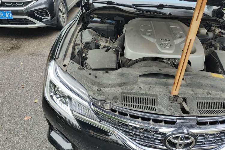 Used Toyota Reiz 2013 2.5V Shangrui Navigation Edition Engine Bay Right
