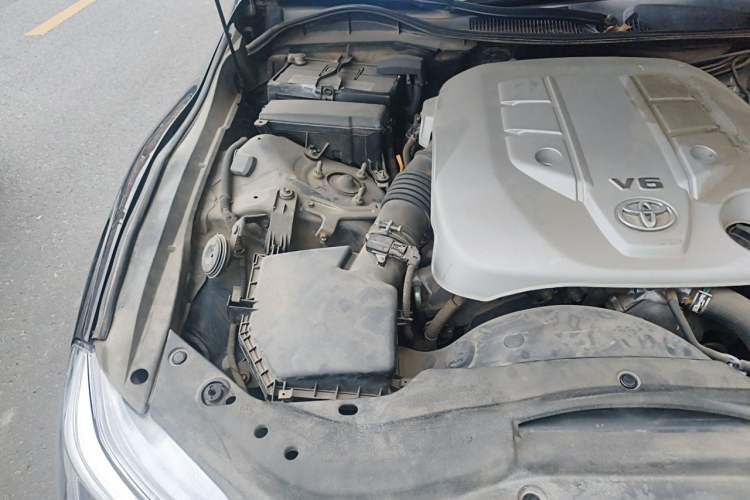 Used Toyota Reiz 2013 2.5V Shangrui Edition Engine Bay Right