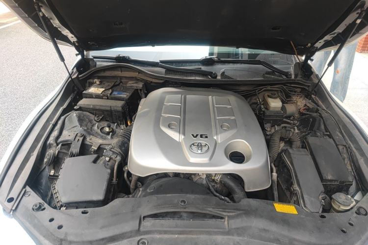 Used Toyota Reiz 2013 2.5S Elite Edition Engine Bay