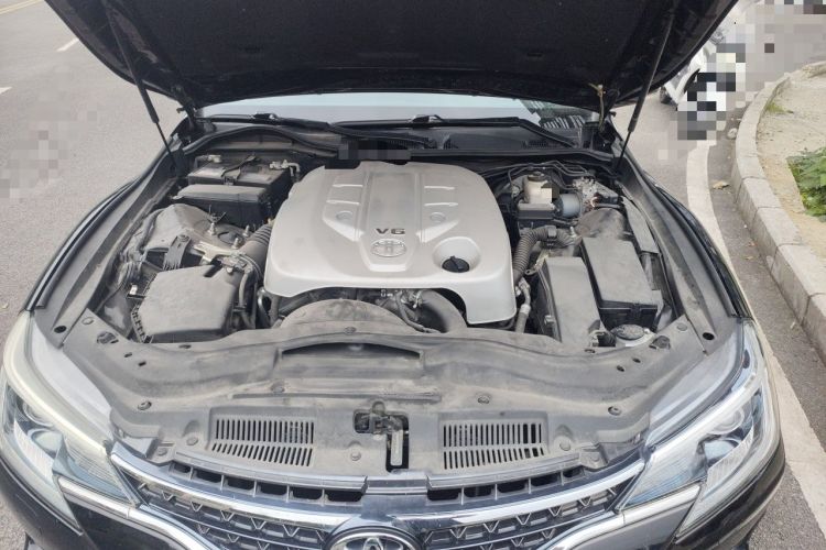 Used Toyota Reiz 2013 2.5V Elite Edition Engine Bay