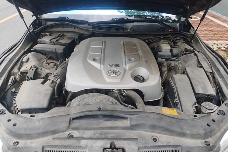 Used Toyota Reiz 2013 2.5V Shangrui Edition Engine Bay