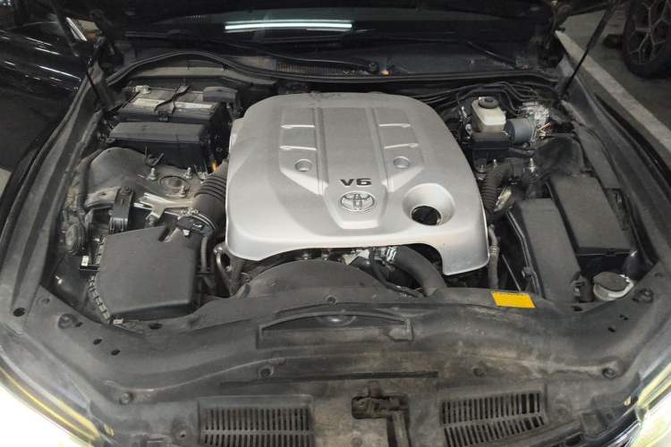 Used Toyota Reiz 2013 2.5V Shangrui Navigation Edition Engine Bay