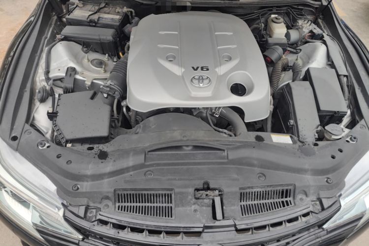 Used Toyota Reiz 2013 2.5V Elite Edition Engine Bay