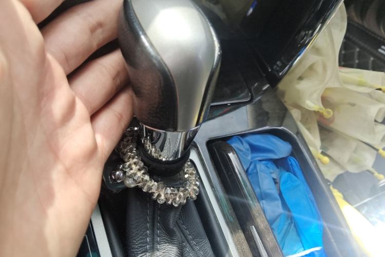 Used Toyota Reiz 2013 2.5V Elite Edition Gear Lever