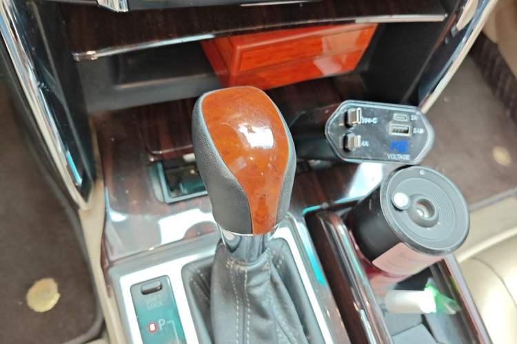 Used Toyota Reiz 2013 2.5V Shangrui Edition Gear Lever